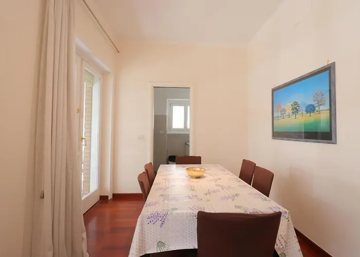 St Peter New And Lightsome With Balcony Apartment *